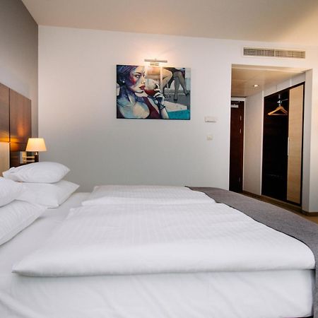 Ruben Hotel Zielona Gora Eksteriør bilde
