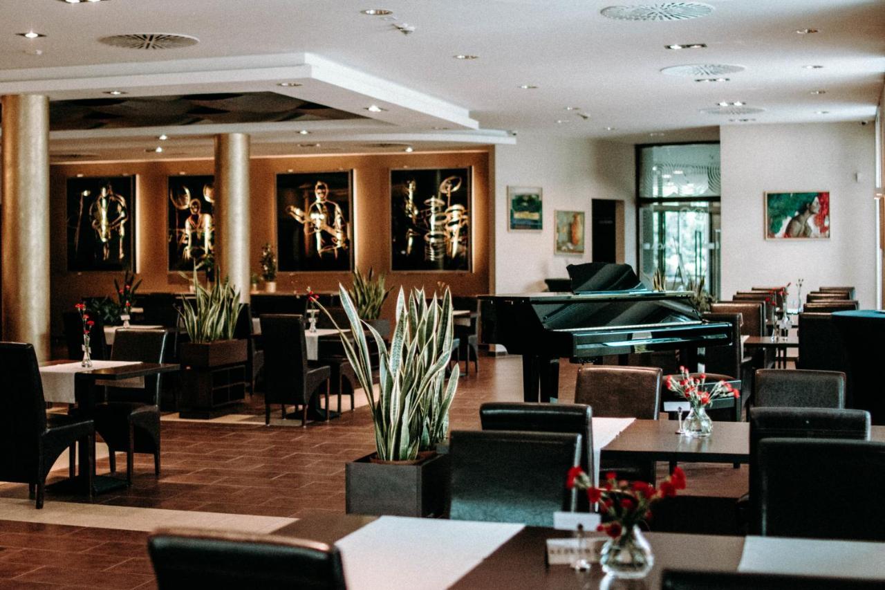 Ruben Hotel Zielona Gora Eksteriør bilde