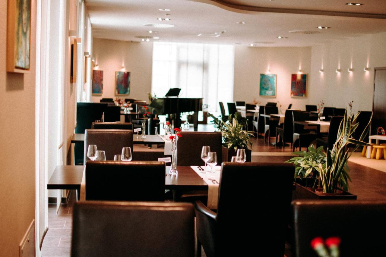 Ruben Hotel Zielona Gora Eksteriør bilde