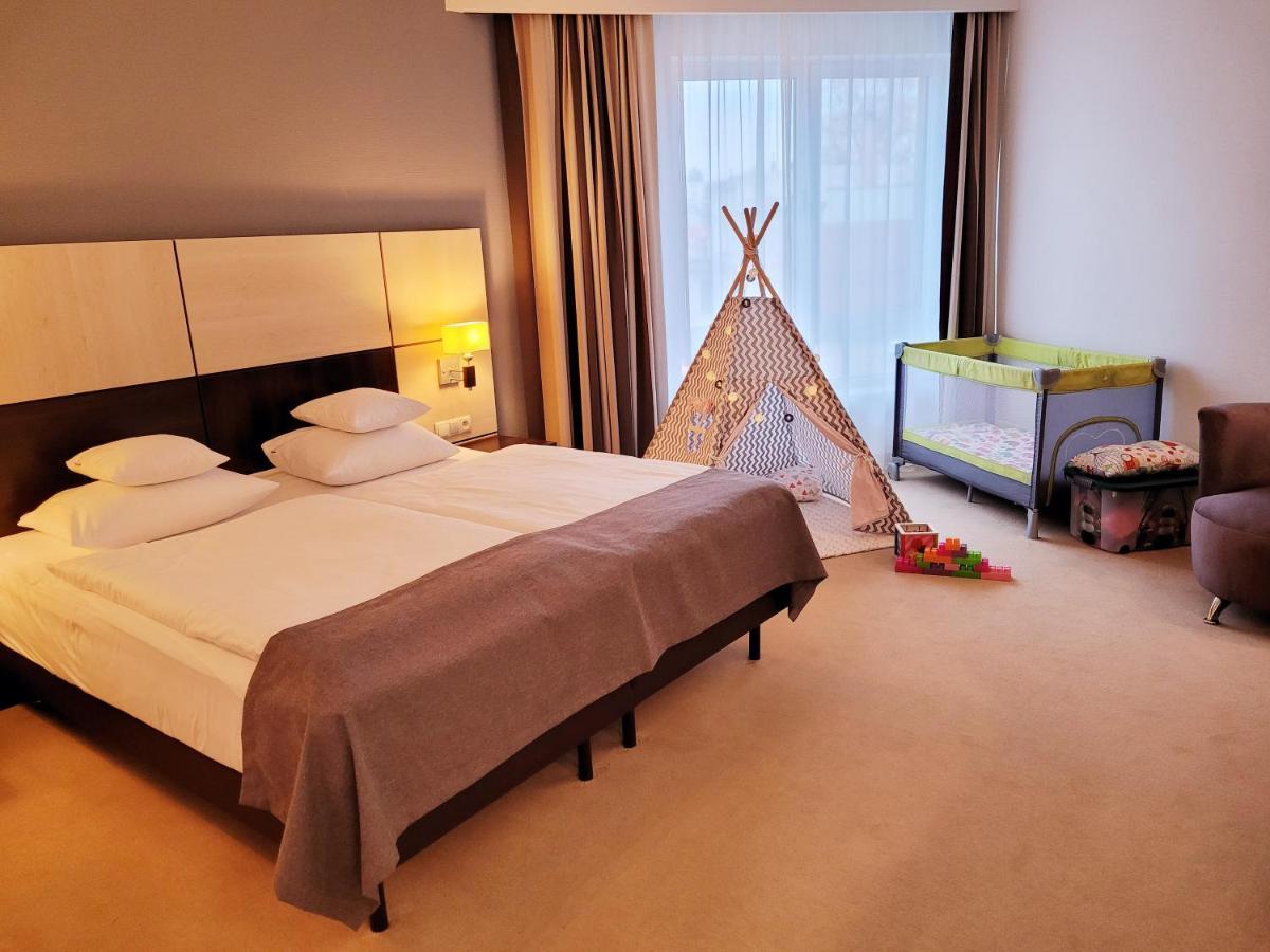 Ruben Hotel Zielona Gora Eksteriør bilde