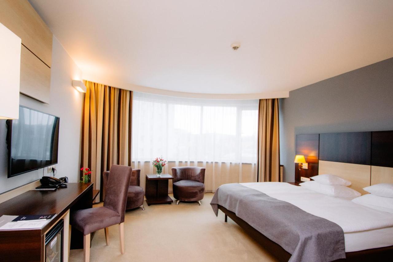Ruben Hotel Zielona Gora Eksteriør bilde