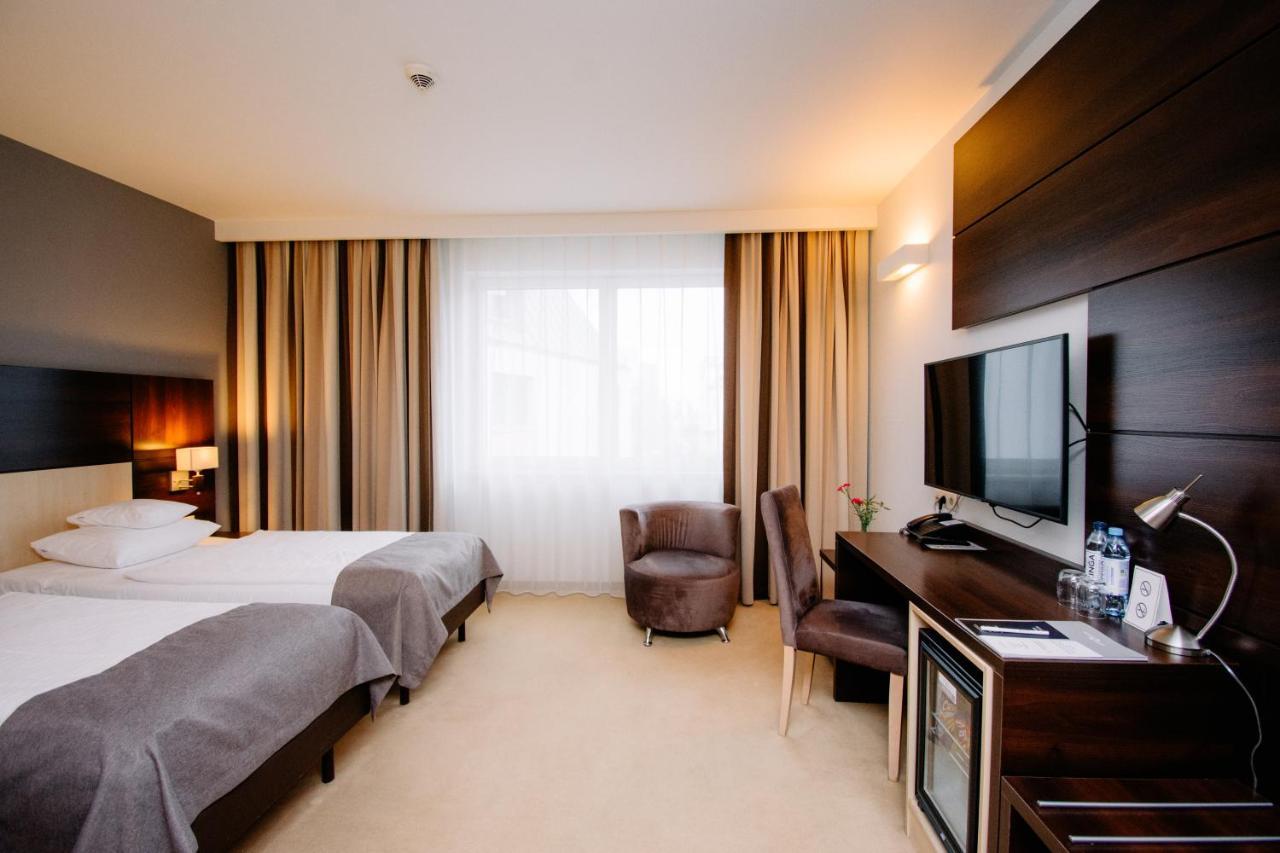 Ruben Hotel Zielona Gora Eksteriør bilde