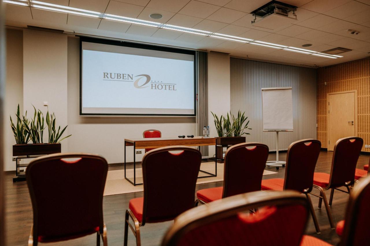 Ruben Hotel Zielona Gora Eksteriør bilde