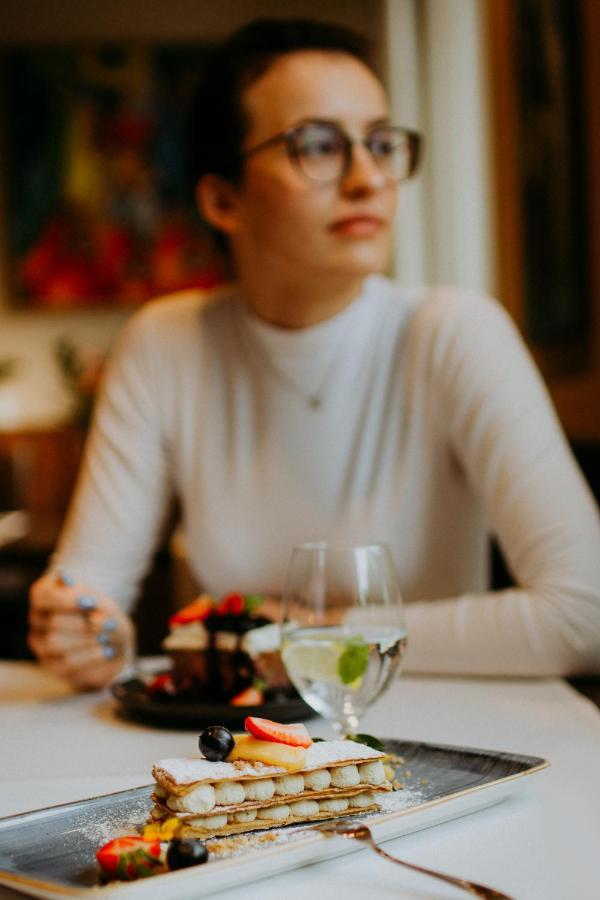 Ruben Hotel Zielona Gora Eksteriør bilde