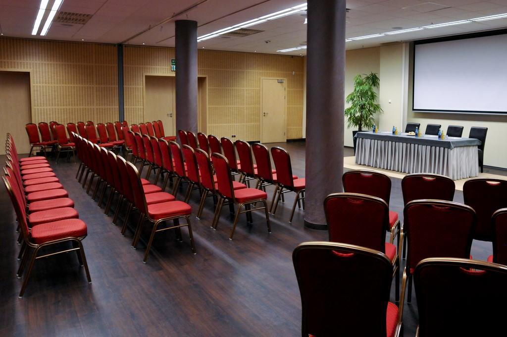 Ruben Hotel Zielona Gora Eksteriør bilde