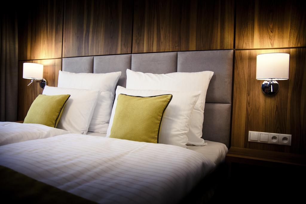 Ruben Hotel Zielona Gora Eksteriør bilde