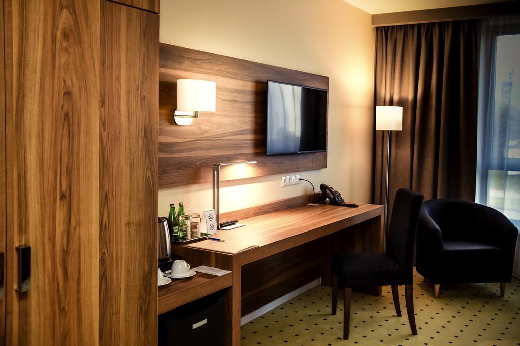 Ruben Hotel Zielona Gora Eksteriør bilde
