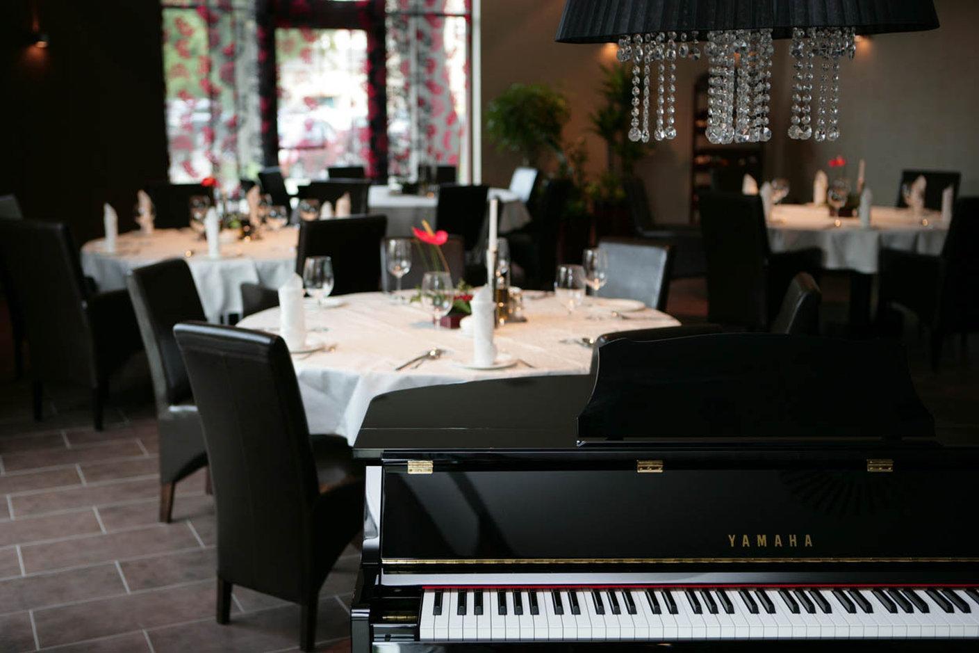 Ruben Hotel Zielona Gora Eksteriør bilde